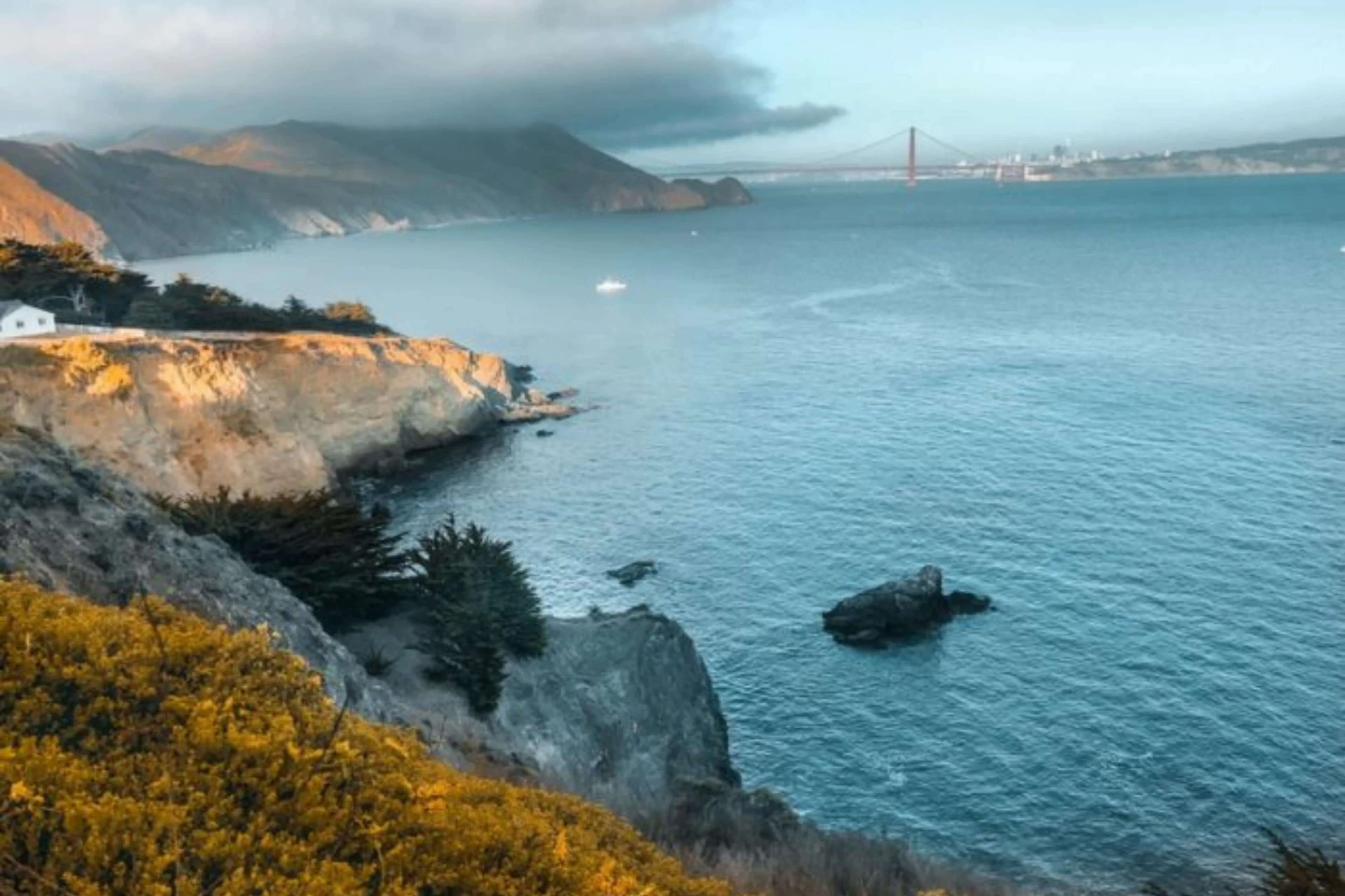 Peninsula neighborhood